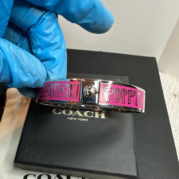 Collectible Coach poppy Pink Heart Pop Art Bangle - Picture 2 of 4